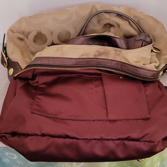 AUTHENTIC COACH MIA OPI ART PURSE GREAT CONDITION - Picture 8 of 16